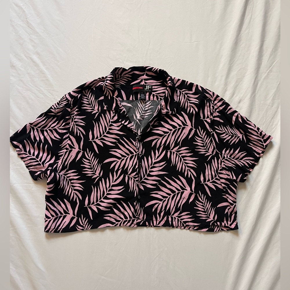 JF J.Ferrar Black and Pink Leaf Pattern Summer Crop Top